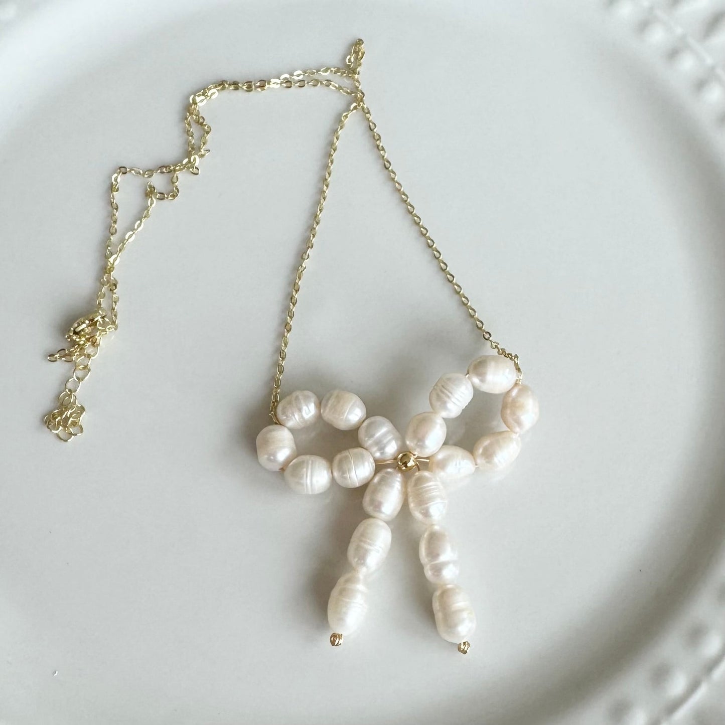 Fresh Pearl Bow Necklace - E36