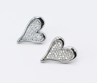 Dainty Heart Studs - K23